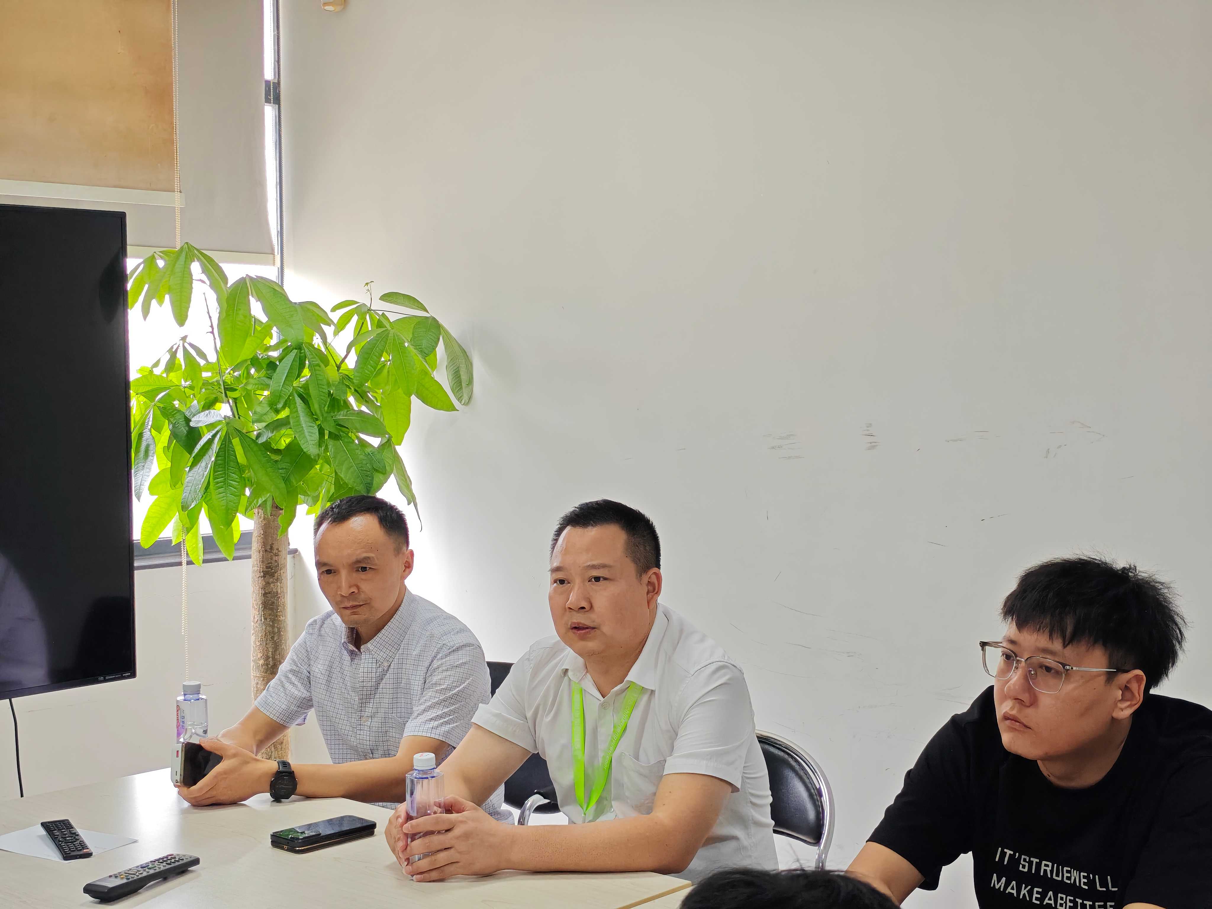 华泸光电集团携手高校科研力量  共探激光技术与材料优化新未来